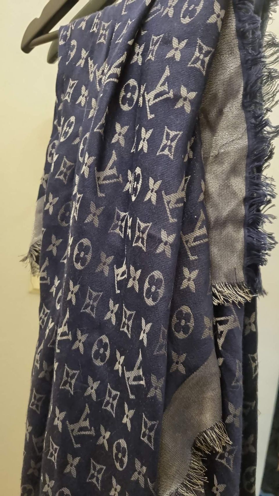 Louis Vuitton Shine Shawl