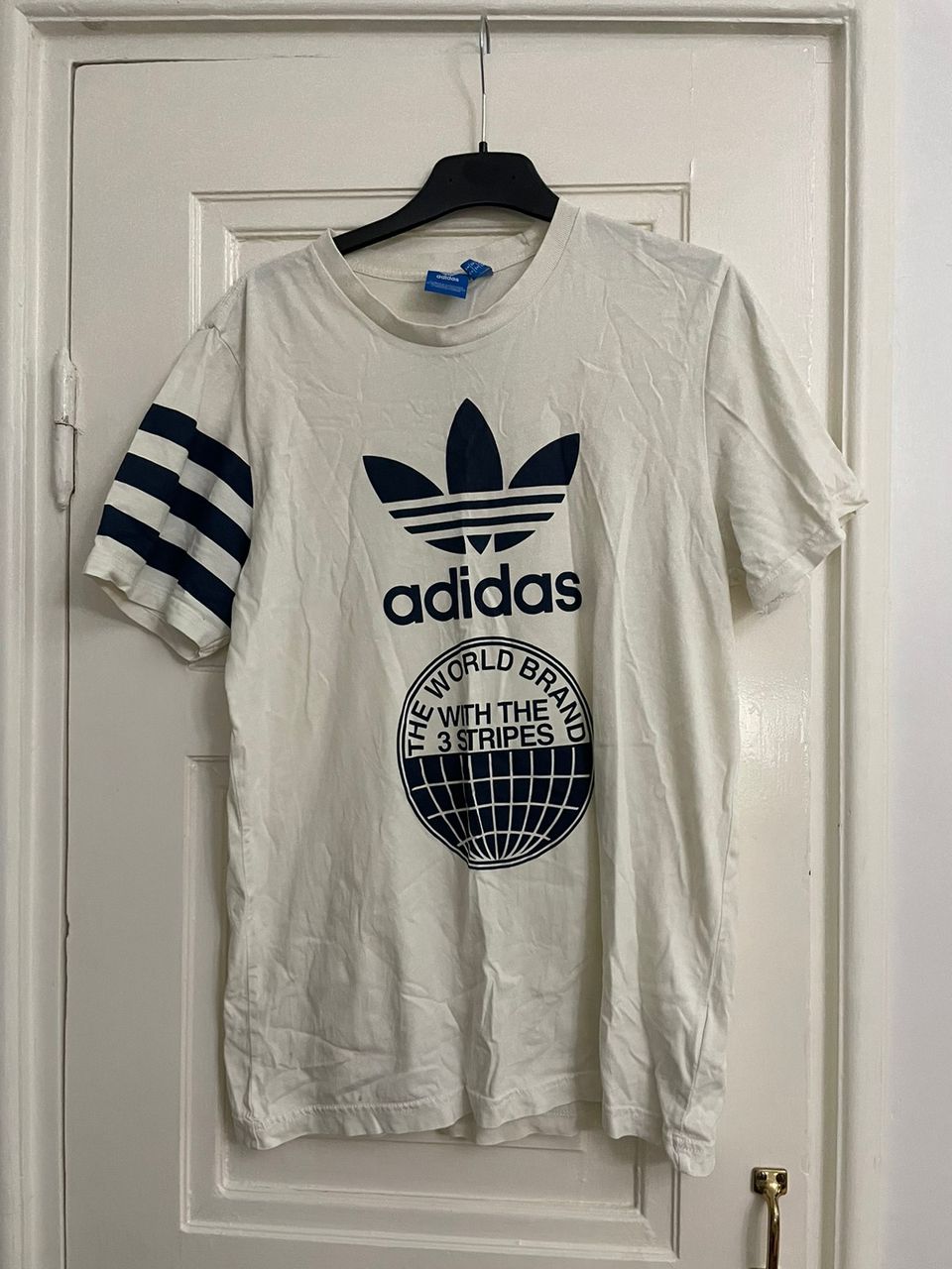 Adidas valkoinen printti T-paita