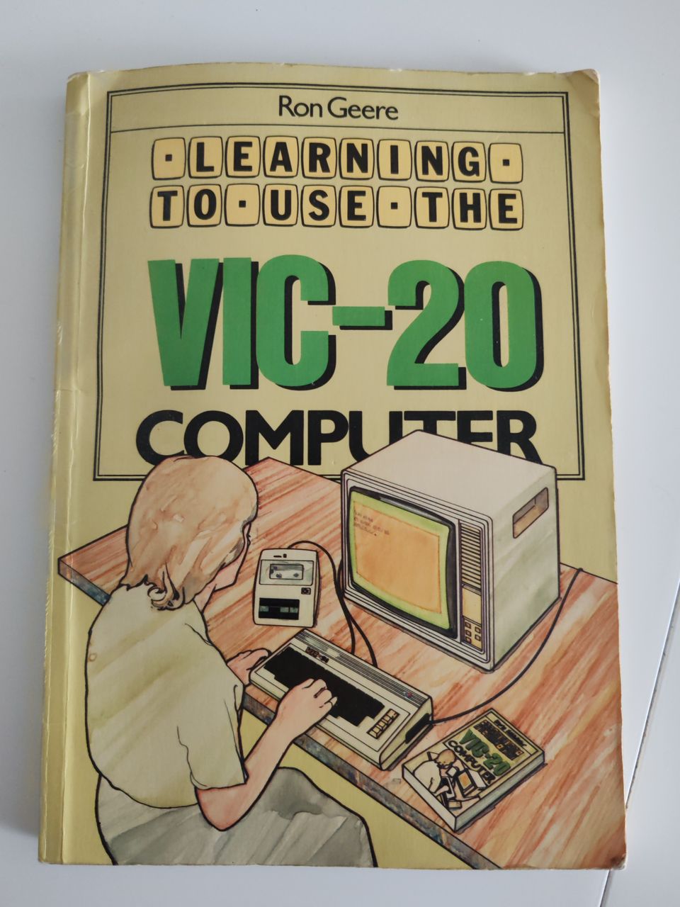VIC-20 COMPUTER BOOK