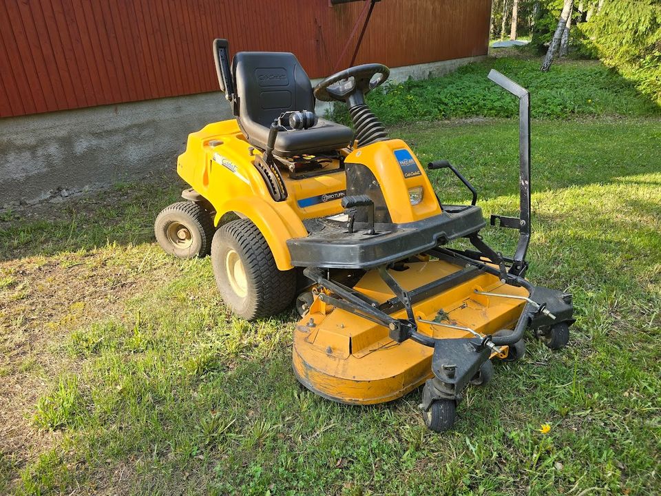 Cub Cadet FMZ48 Ruohonleikkuri