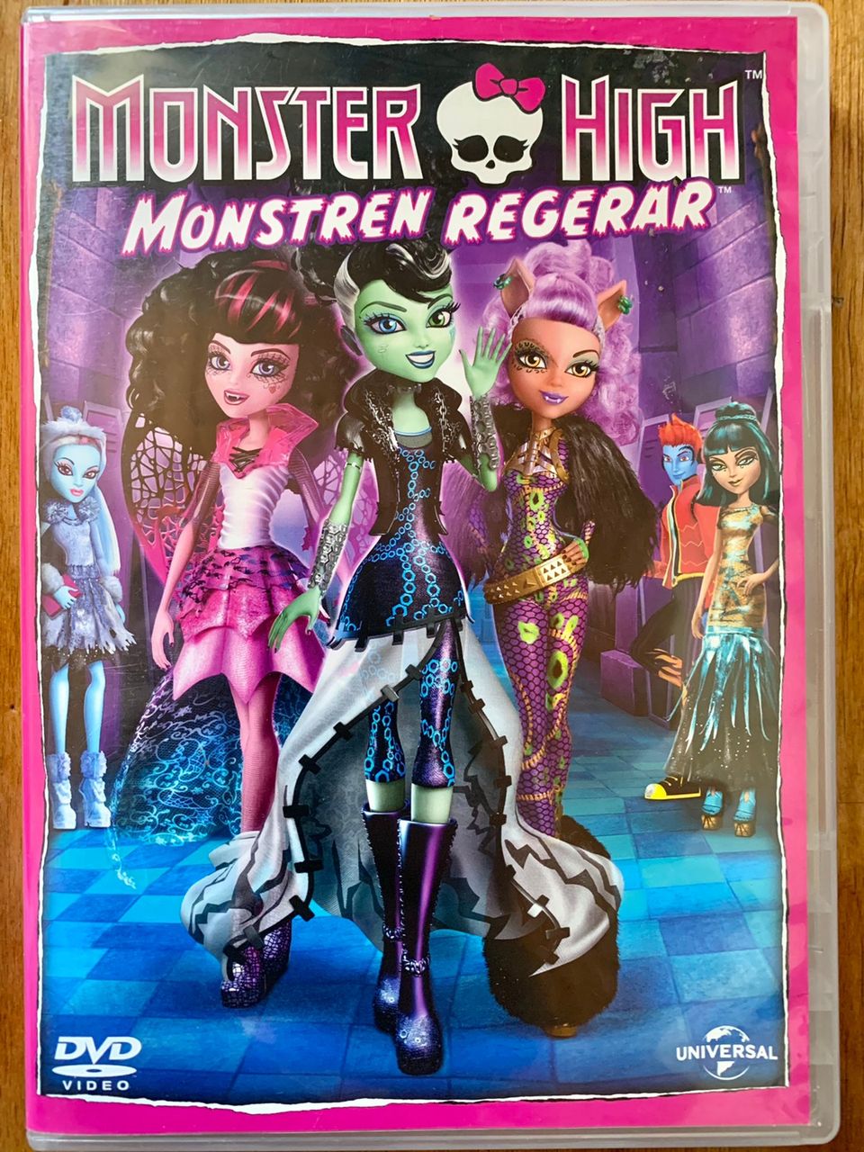 Monster High Monstren regerar DVD