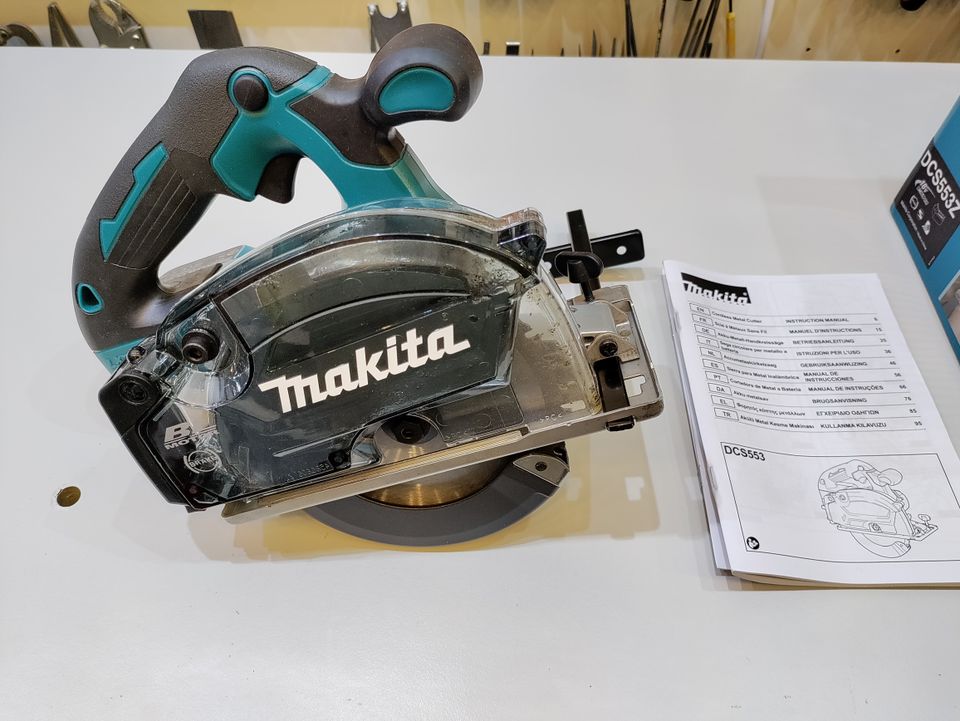 Makita Akkumetallipyörösaha DCS553Z 18V