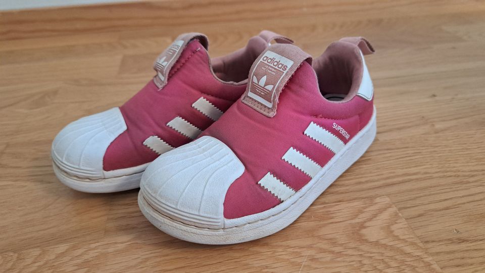 Adidas kangastennarit 28