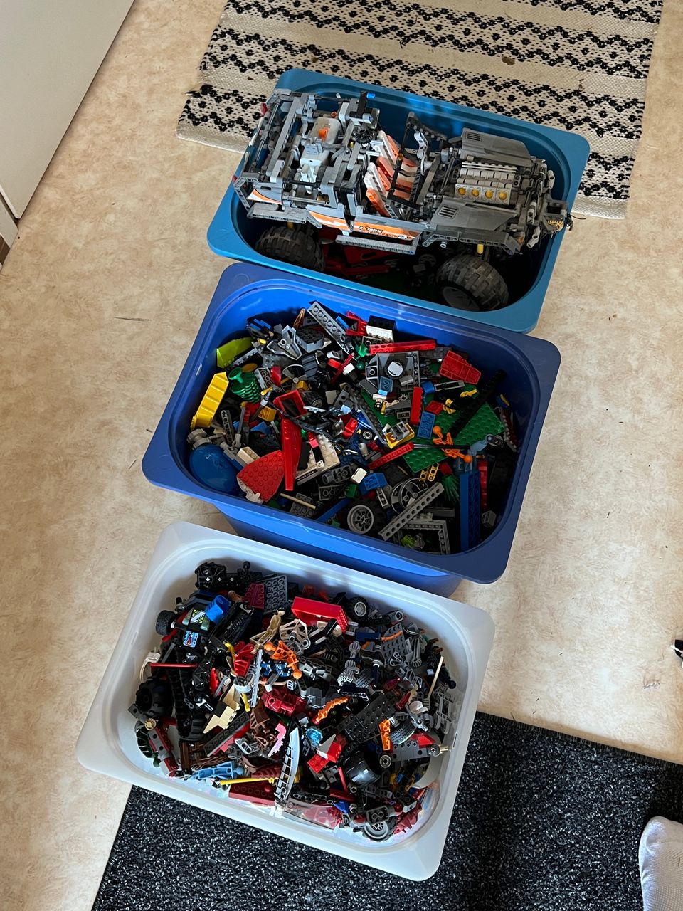 Lego ja Bionicle palikoita