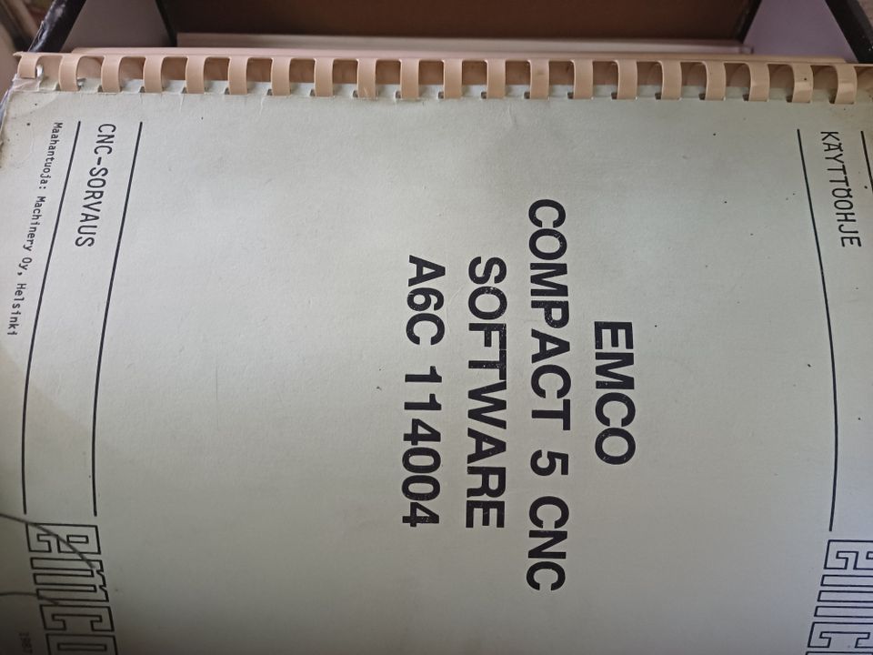 Erillaisia Emco CNC käyttö ja ohjelmointiohjeita