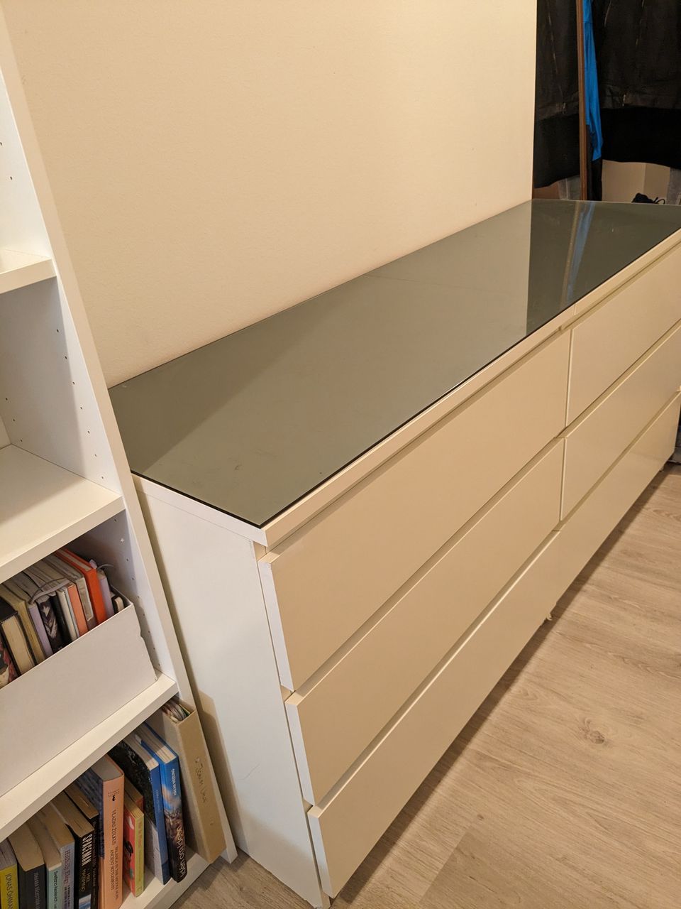 2 Malm drawers with glass top