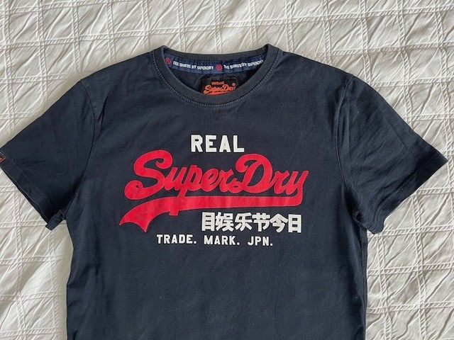 Super Dry miesten / poikien t-paita koko M/L