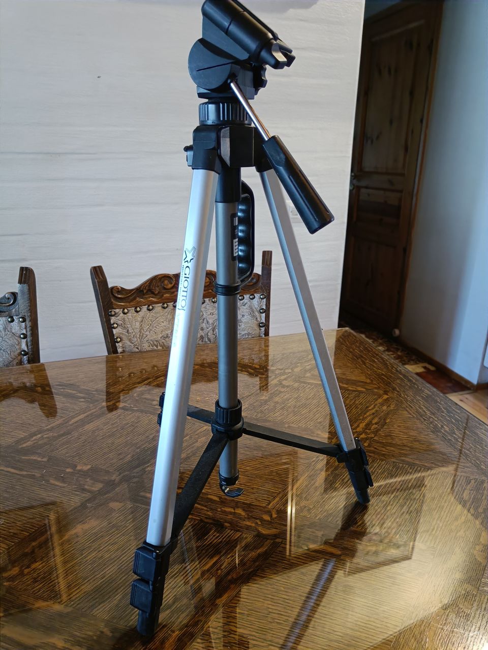 Kameran jalusta, Tripod Giottos VT 806