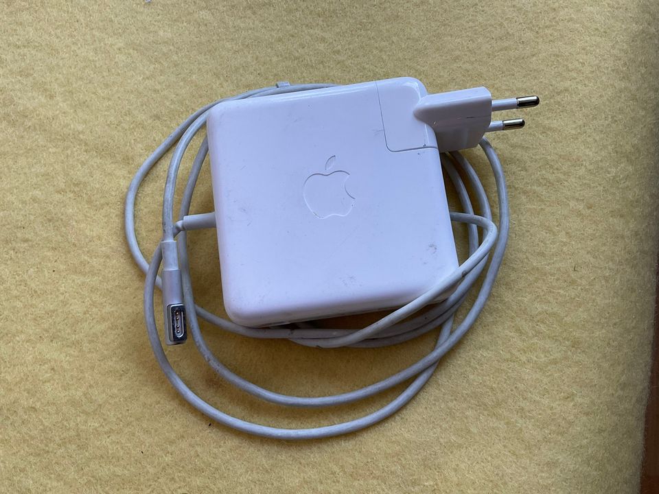 Apple Magsafe laturi 85W