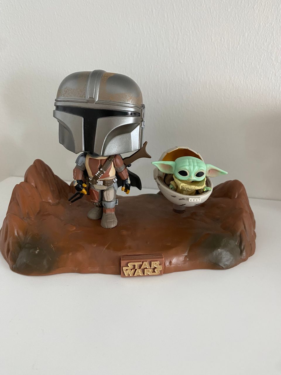 Mandalorian With The Child funko pop