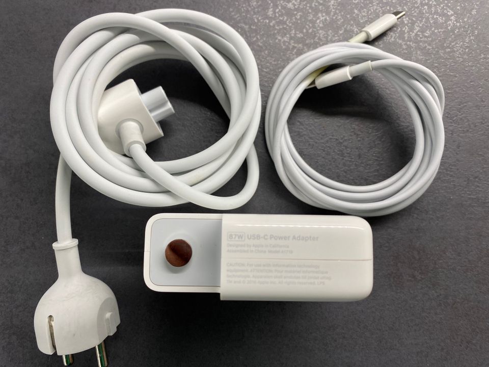 Macbook pro laturi 87W USB-C