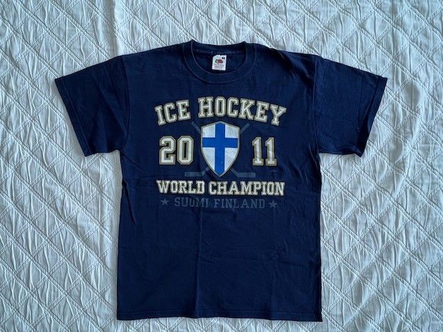 Ice hockey 2011 t-paita koko M