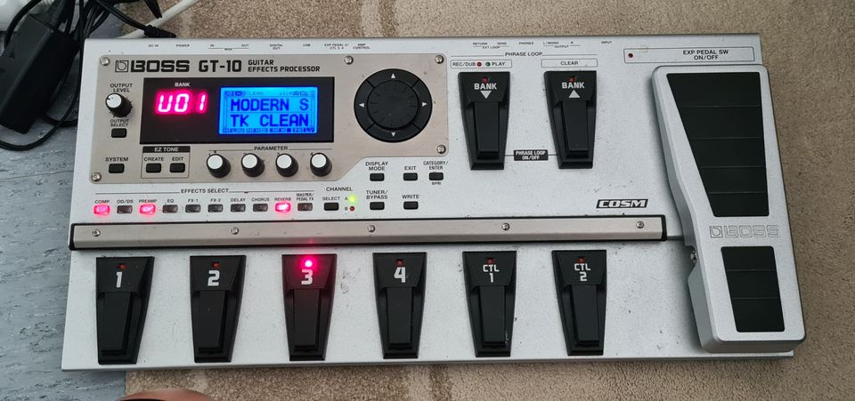 Boss gt10 guitar multieffects