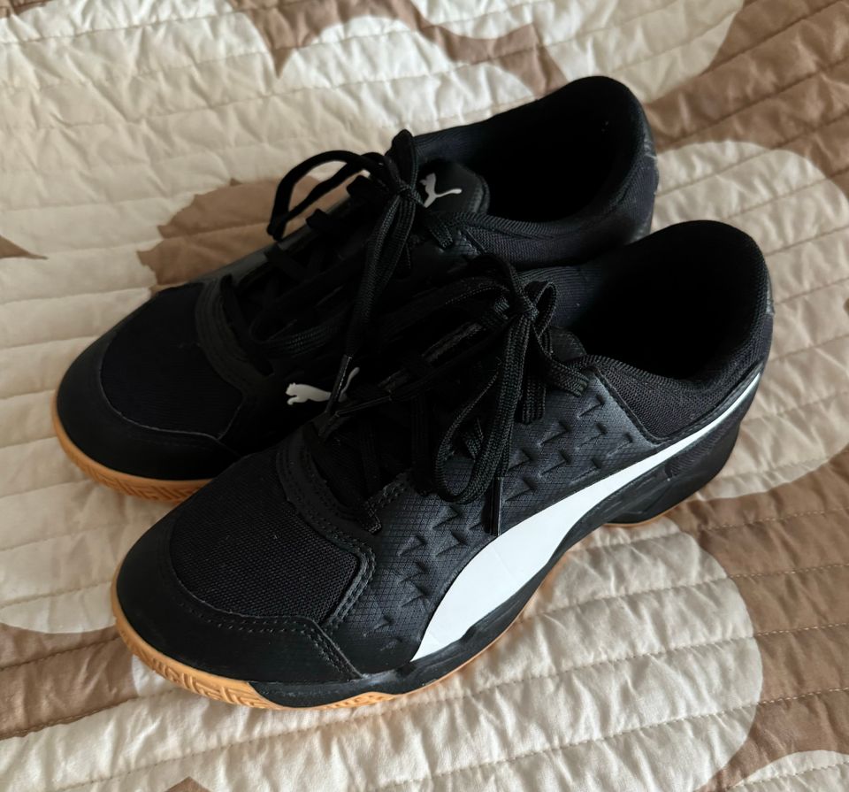 PUMA sisäpelikengät jr kokoa 36