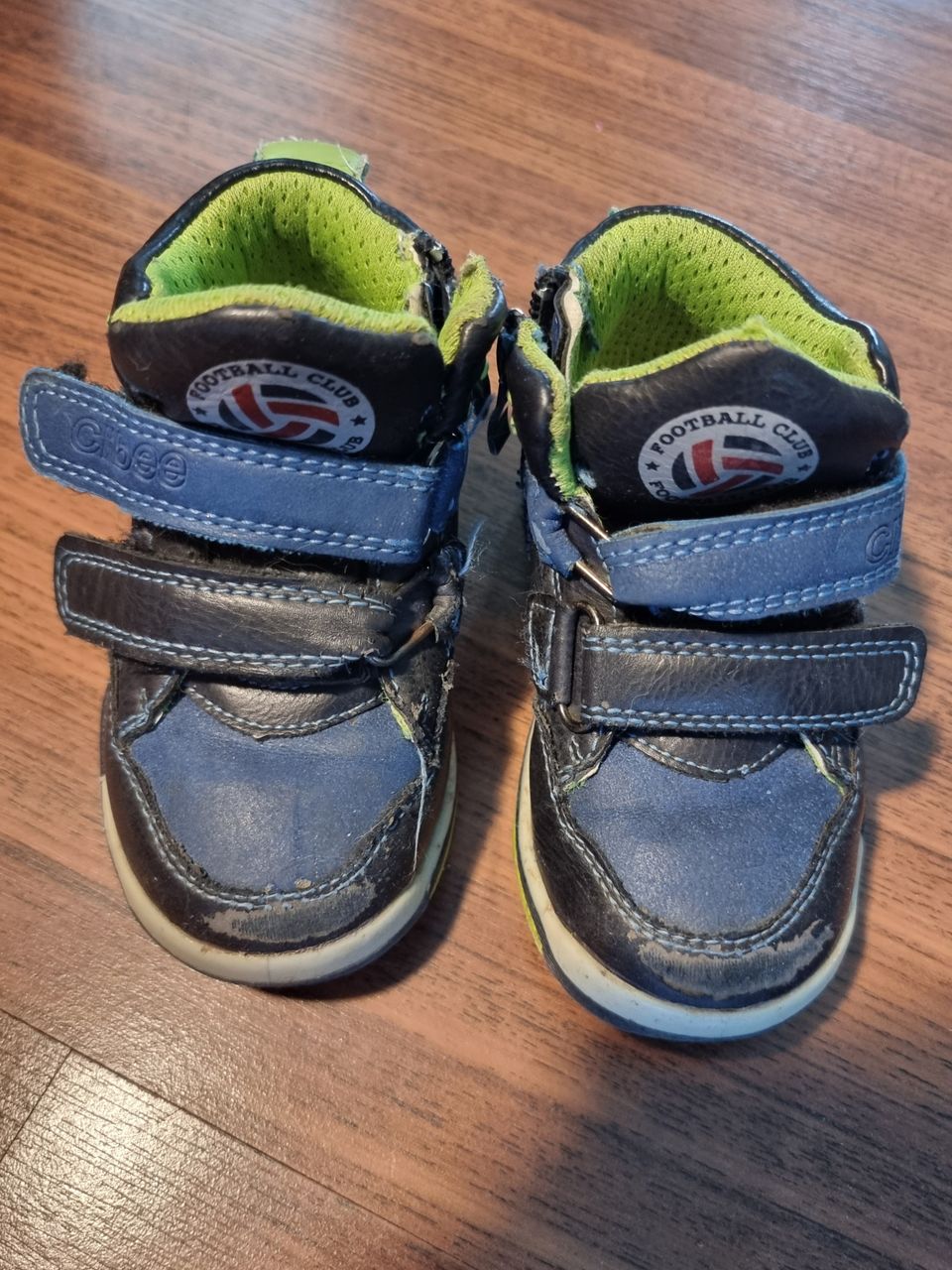 Nahkaiset kengät vauvalle