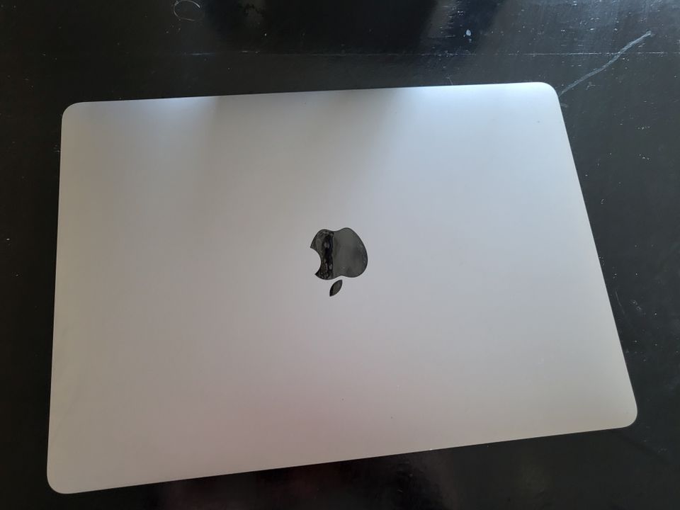 Apple Macbook Air M1 8/256gt