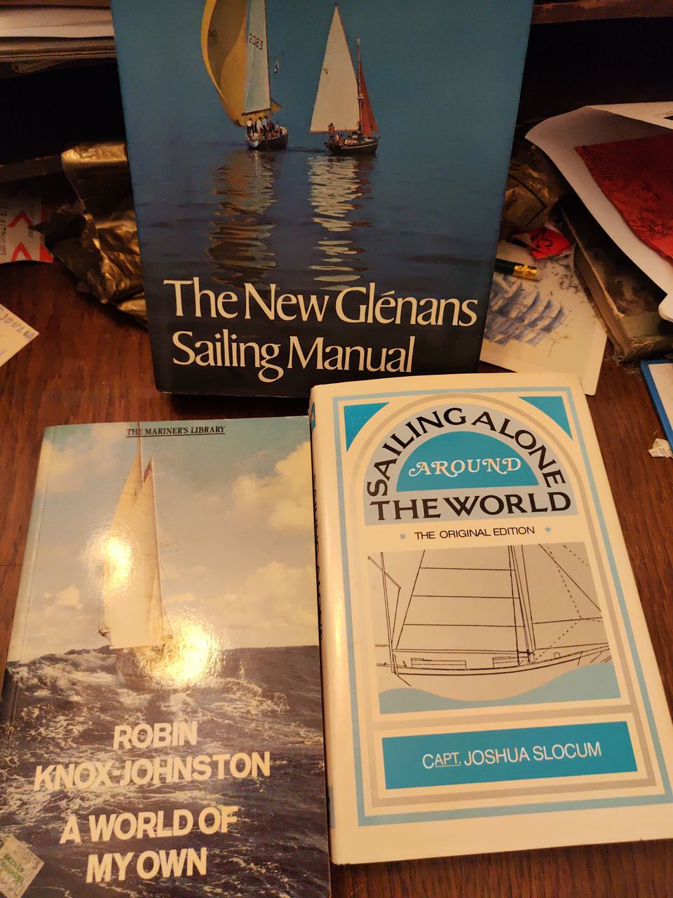 A world of my own - Sailing alone around the world -Sailing manual