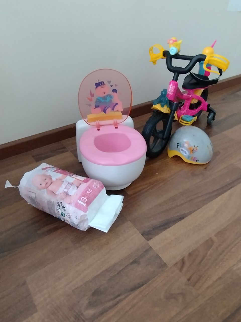 Baby Born Bath Poo-poo Toilet ja Baby Born -polkupyörä
