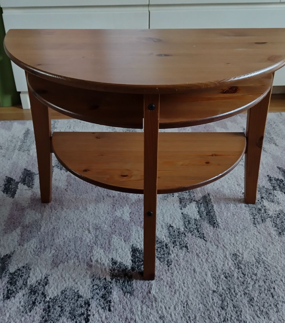 Ikean seinänvieruspöytä