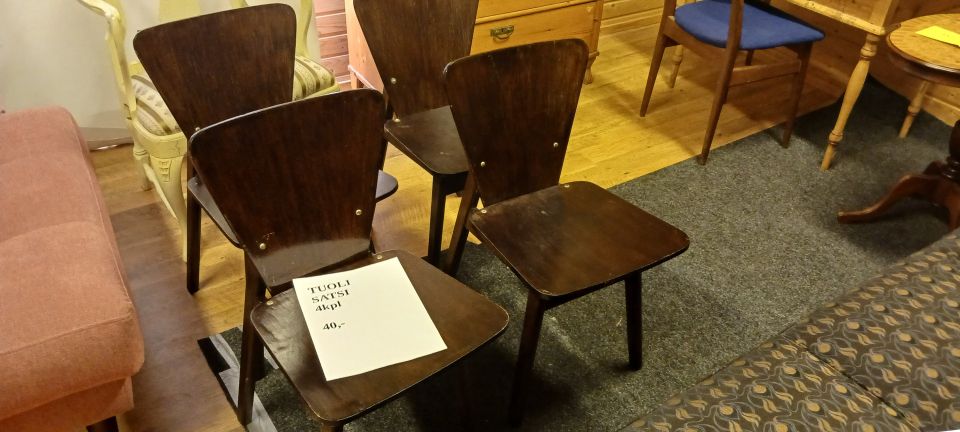 4 tuolia