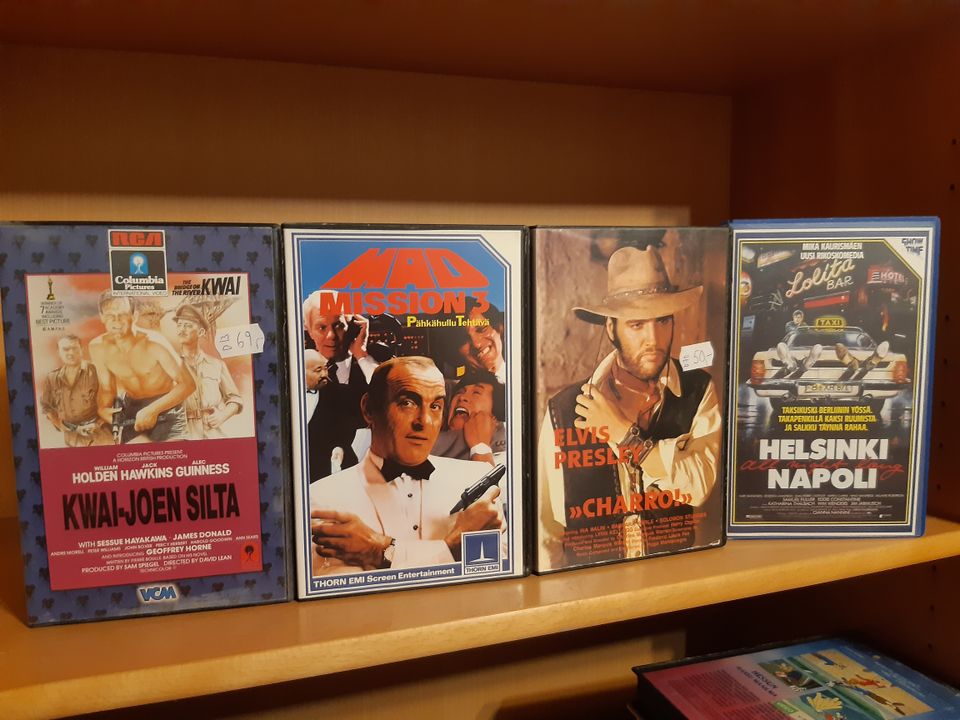 VHS elokuvia Myydään
