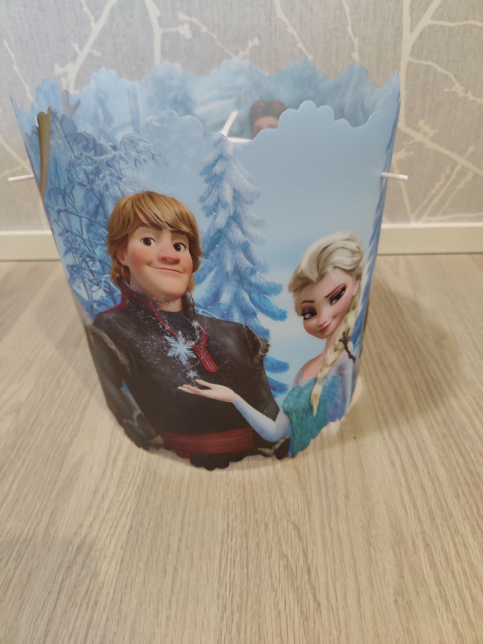 Frozen -lampunvarjostin 10€/tarjoa