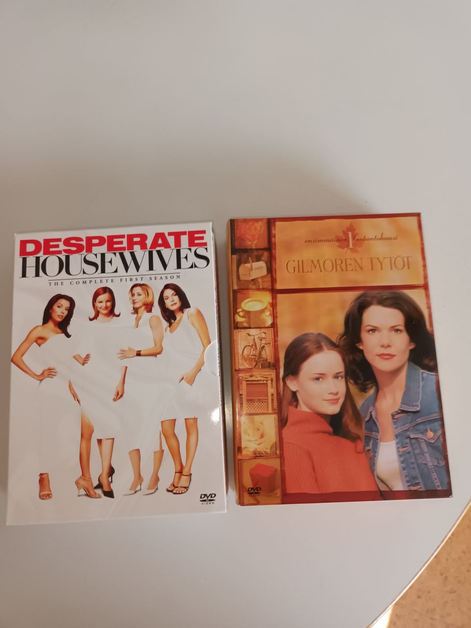 Gilmoren tytöt ja Desperate Housewives, DVD