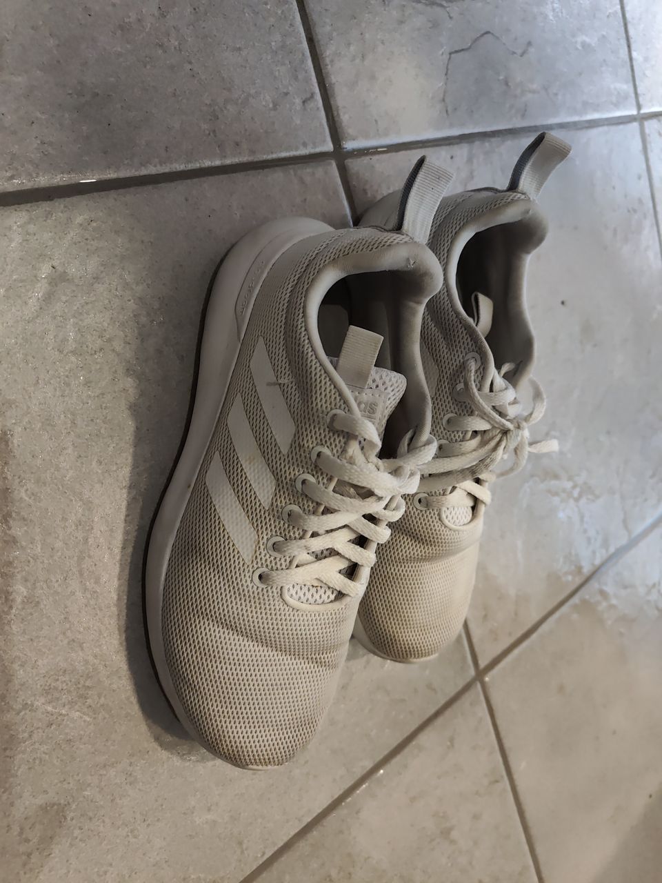 Adidas kengät koko 37,5 valkoinen