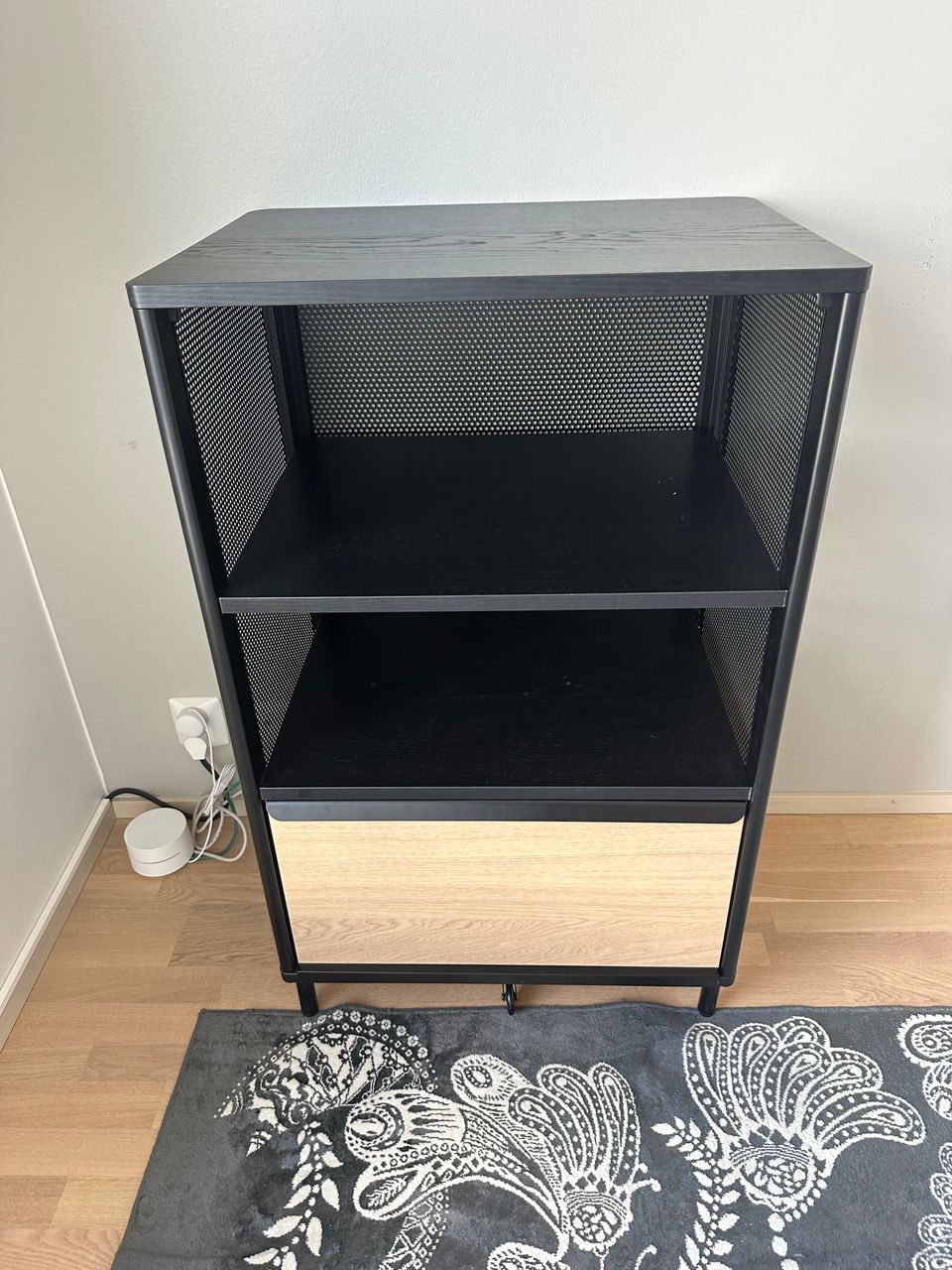 Ikea Bekant hyllykkö