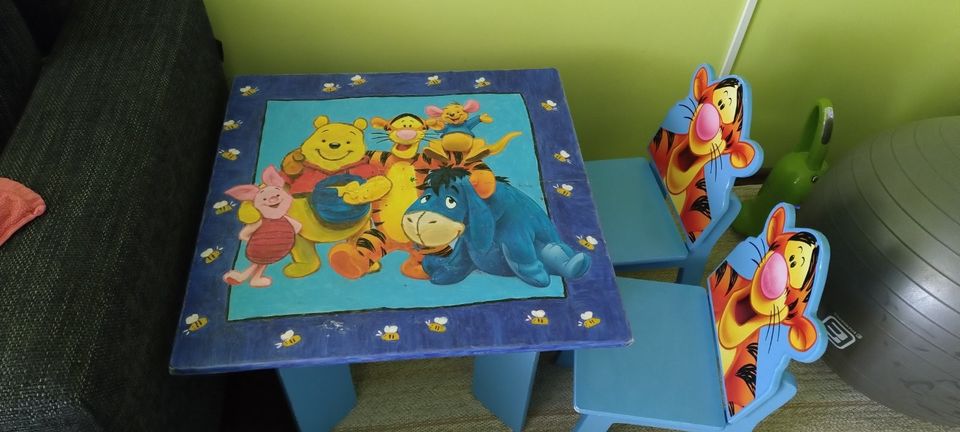 Lasten pöytä  ja tuolit Disney