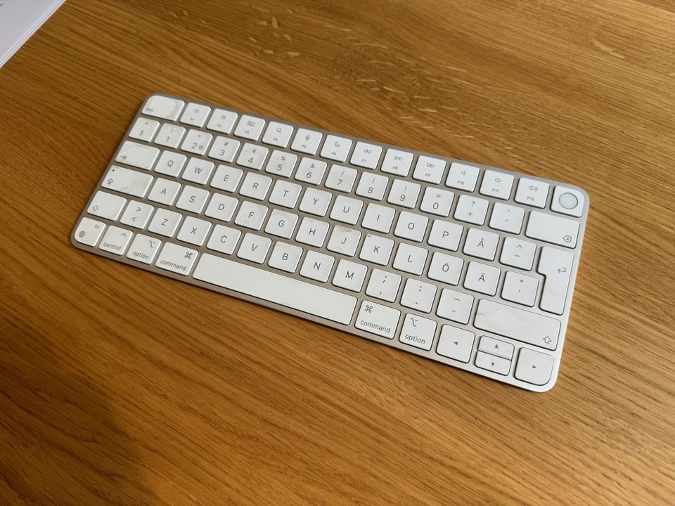 Apple Magic Keyboard Touch ID näppäimistö