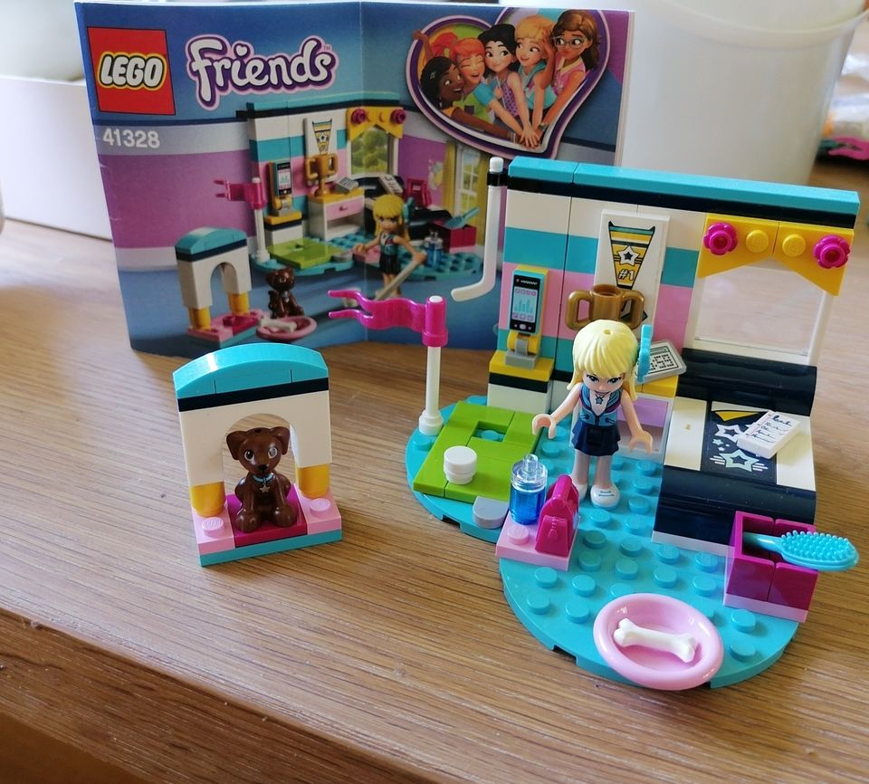 Lego friends 41328 Stephanien makuuhuone