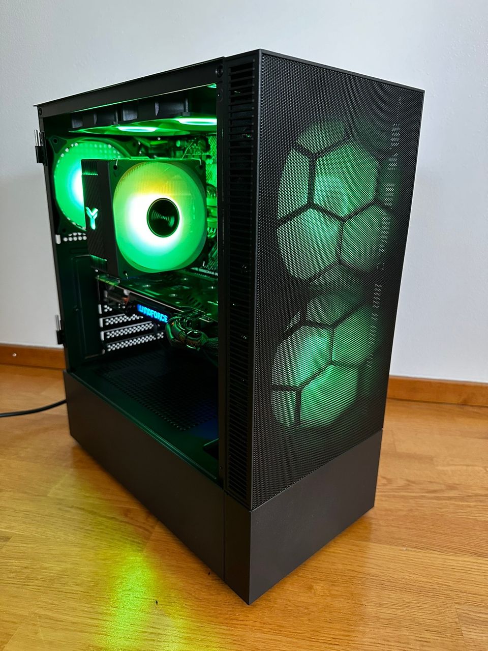 Pelitietokone Ryzen 5 1600/16GB/512GB/GTX970/B550