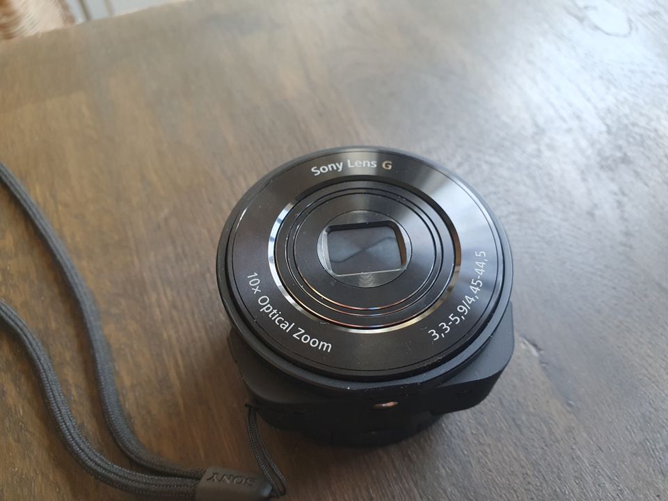 Sony QX10 kamera älypuhelimeen