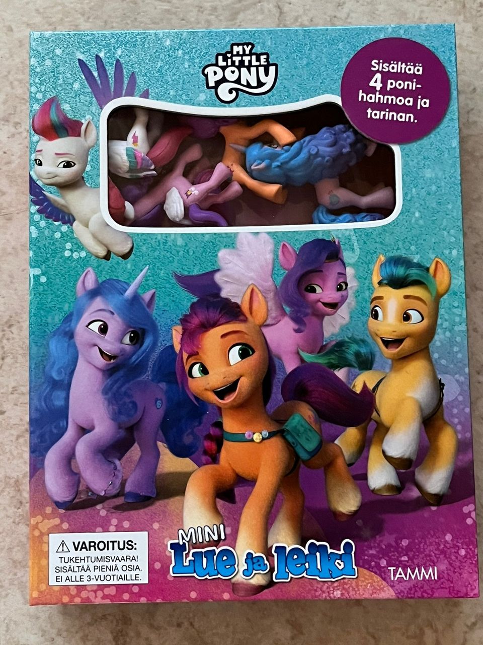 My Little Pony kirja ja figuurit -paketti UUSI