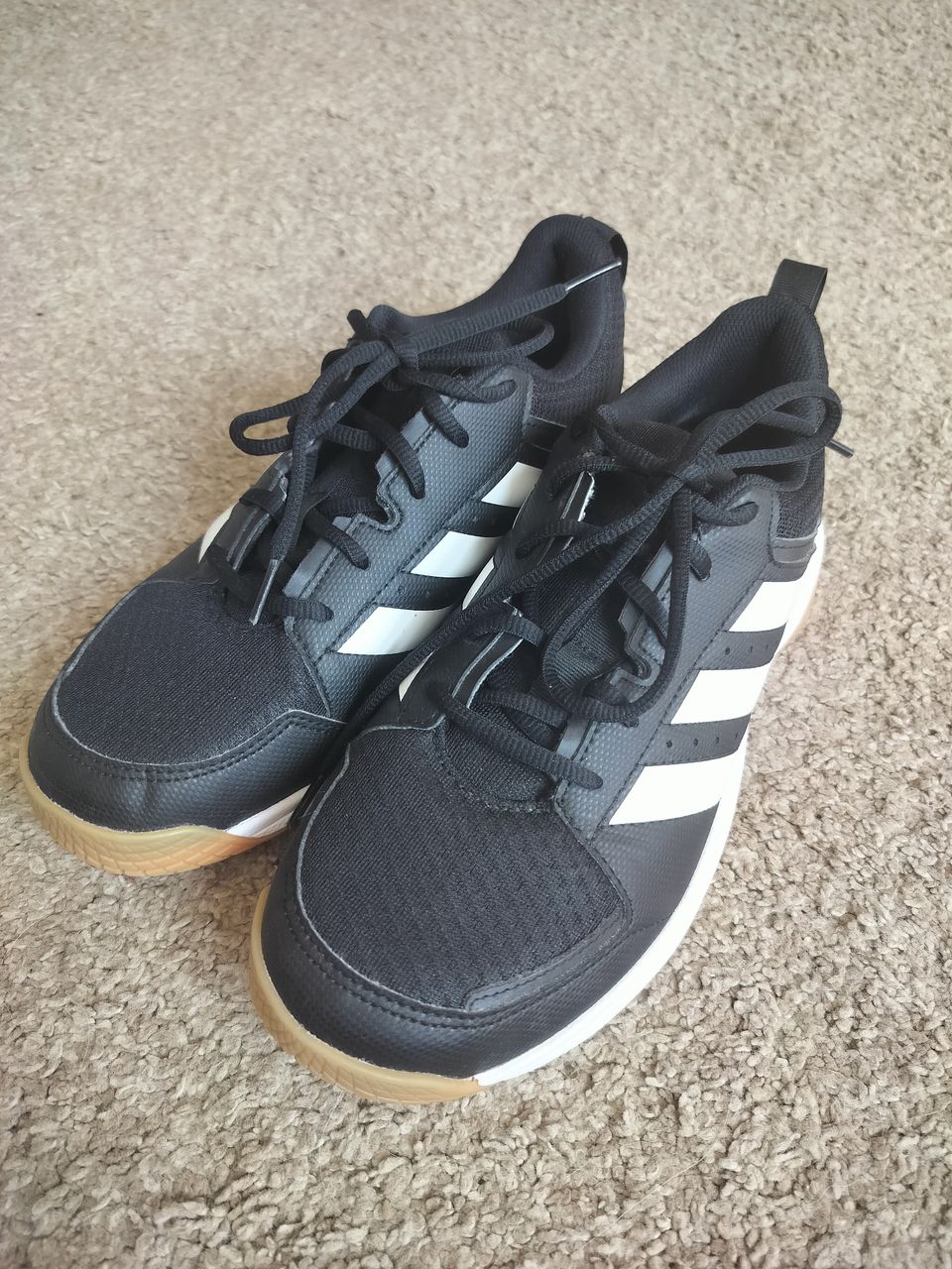 Adidas sisäpelikengät 40 2/3