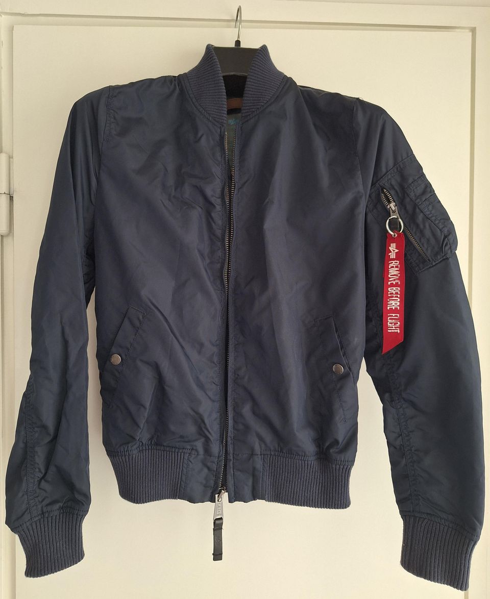 Alpha Industries lentäjän takki (M)