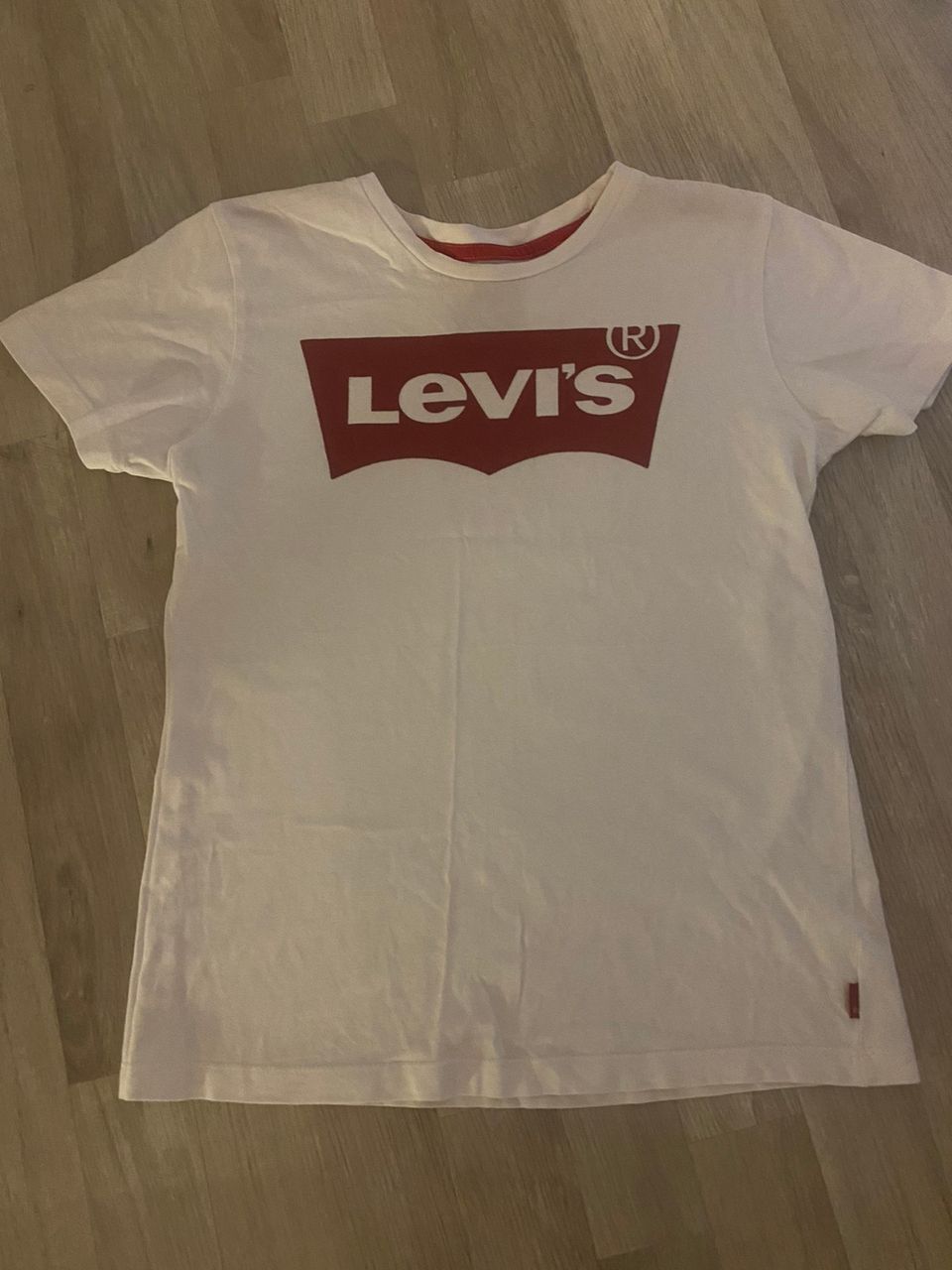 Levi’s t-paita, 2 kpl