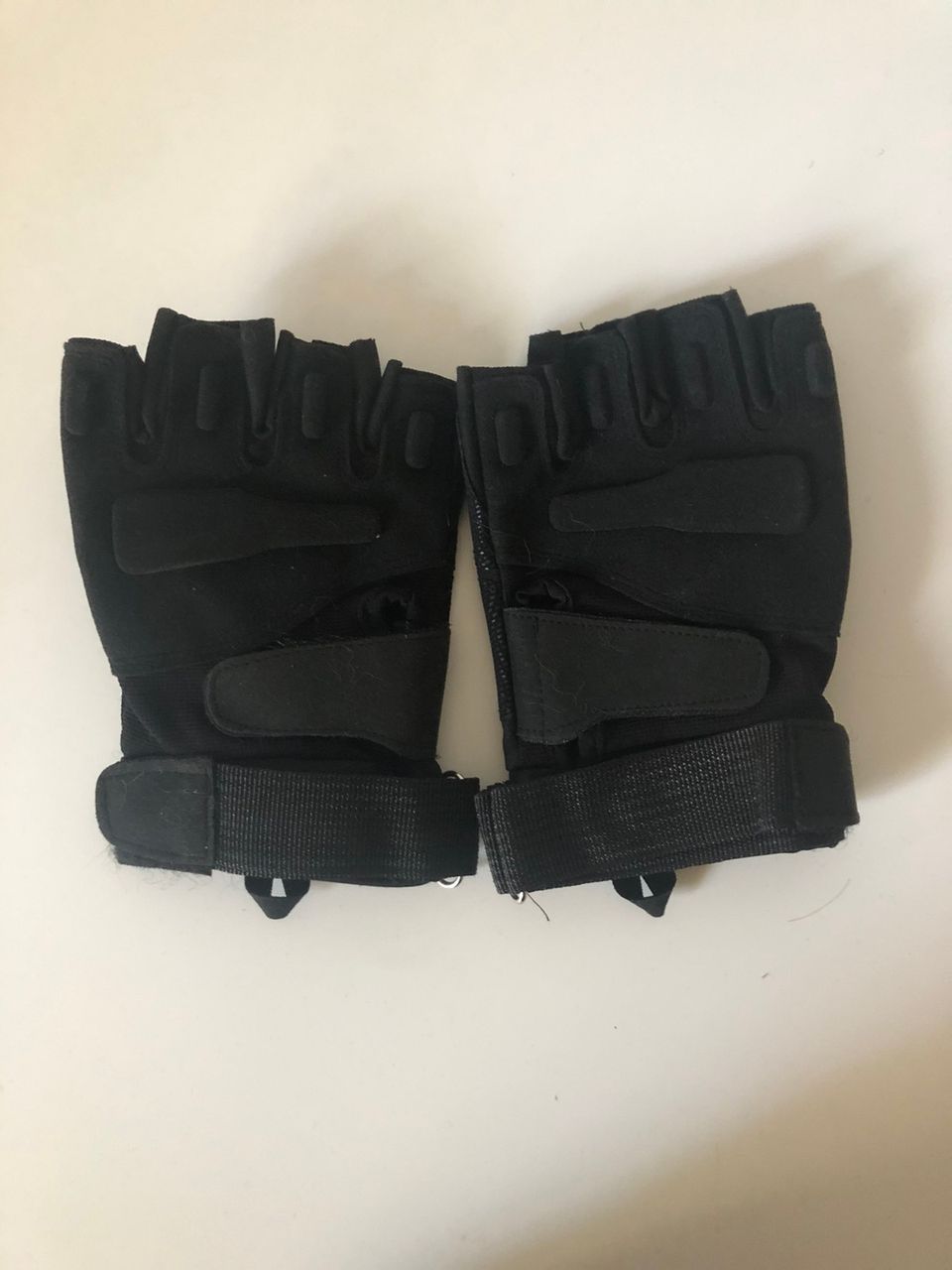 Fingerless tactical hanskat