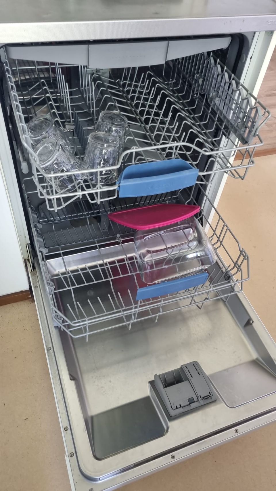 Dish washing machine