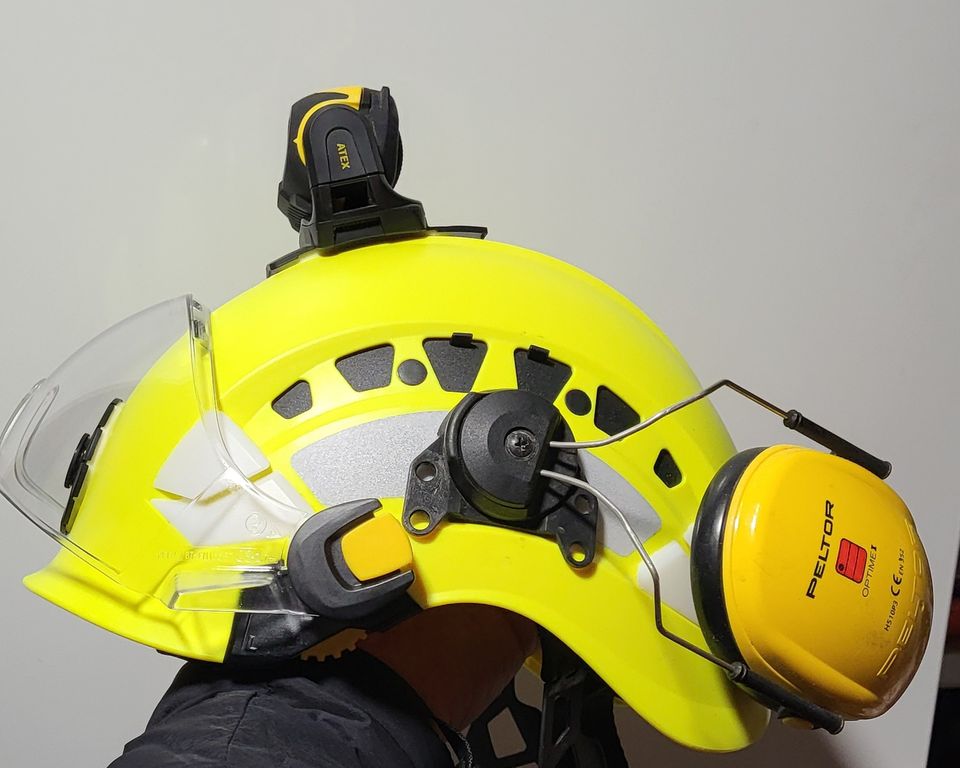 Petzl Vertex Vent hi-vis suojakypärä + varusteet