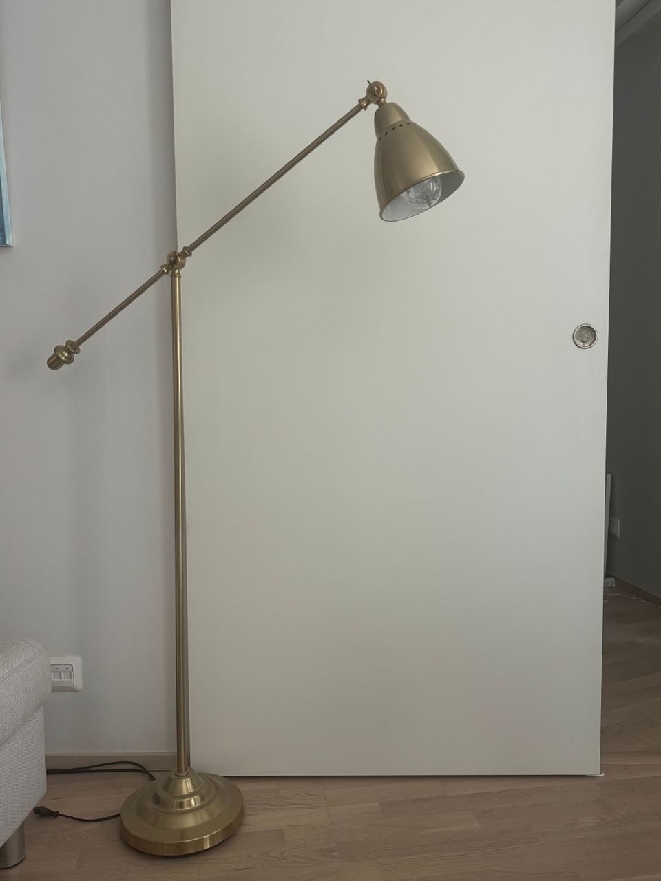 Ikean jalkalamppu