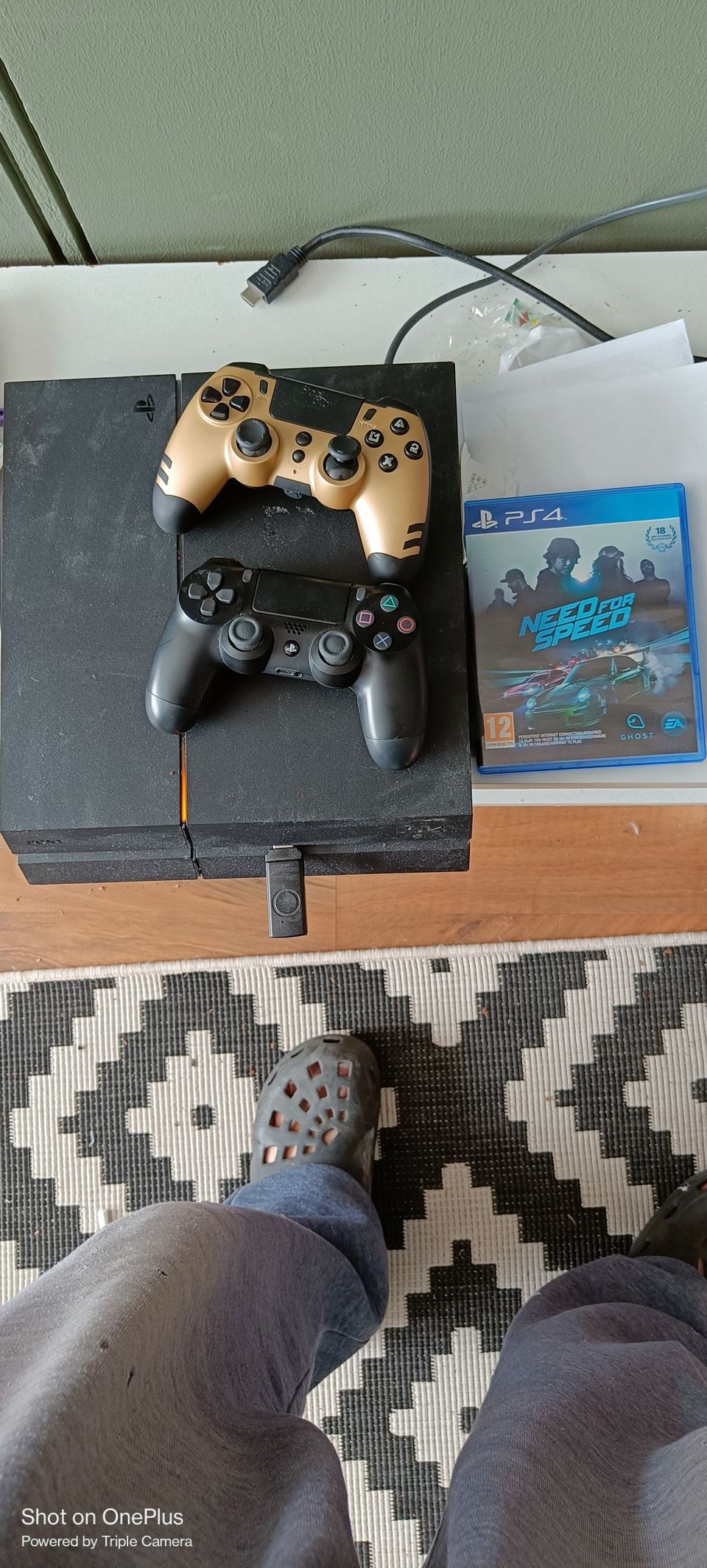 PS 4 ja pari peliä