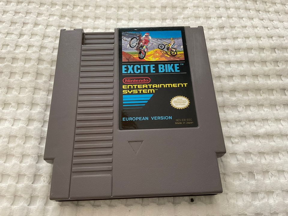 NES - excite bike peli