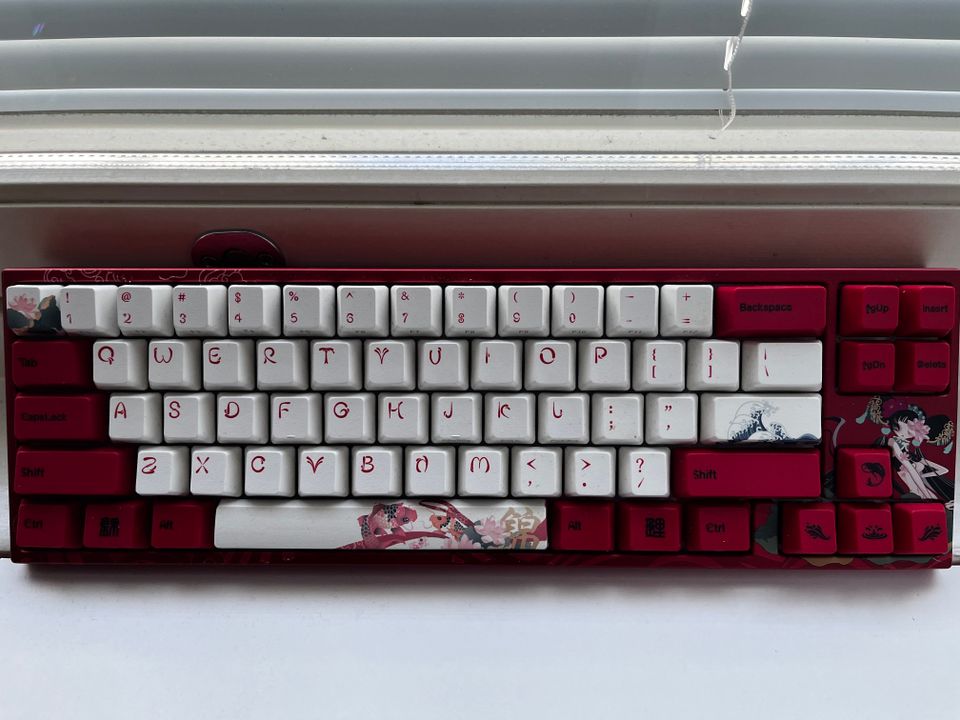 Ducky X Varmilo Miya Pro Koi Edition -näppäimistö