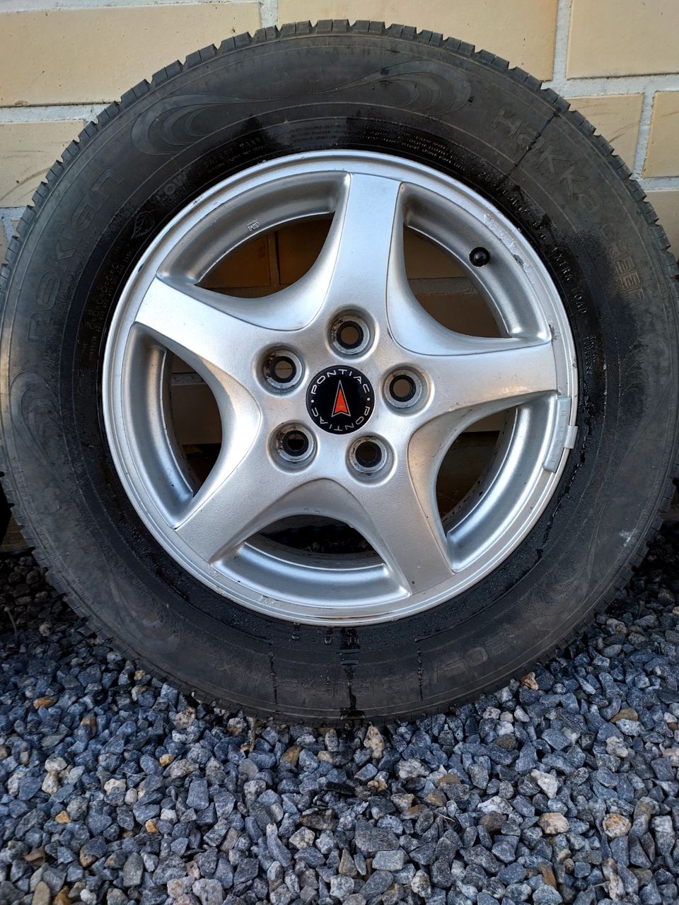 Pontiac Montana tehdasvanteet 15x6, jako 5x115, ET 52, kr 70,3  USA GM ja Opel