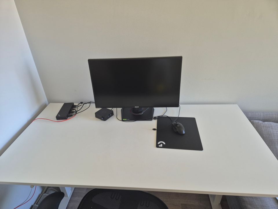 Varattu: Säädettävä työpöytä Ikea Trotten 160x80 cm