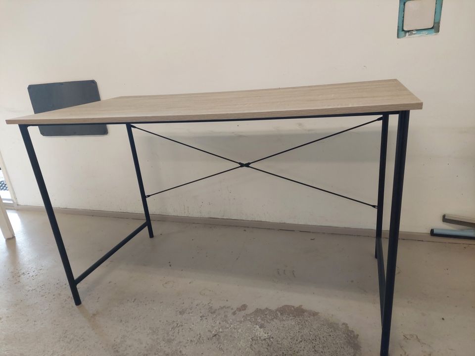 Pöytä/työpöytä