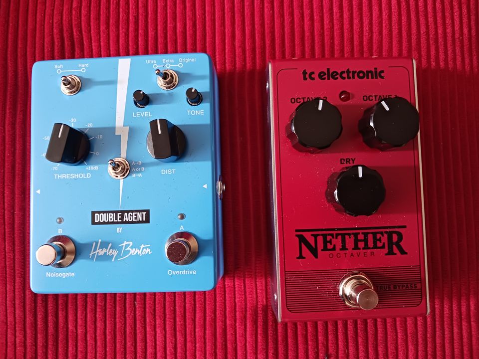 TC Nether Octaver ja Harley Benton Double Agent