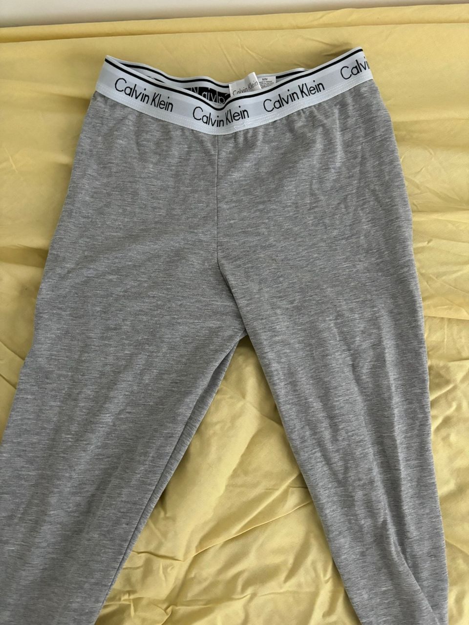 CalvinKleinin legginsit/urheiluhousut M/S